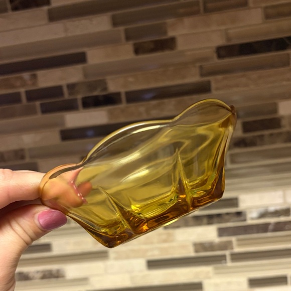 Anchor Hocking Swedish Modern 70s Amber Glass Scalloped Flower Bowl 4.5" - Picture 6 of 7